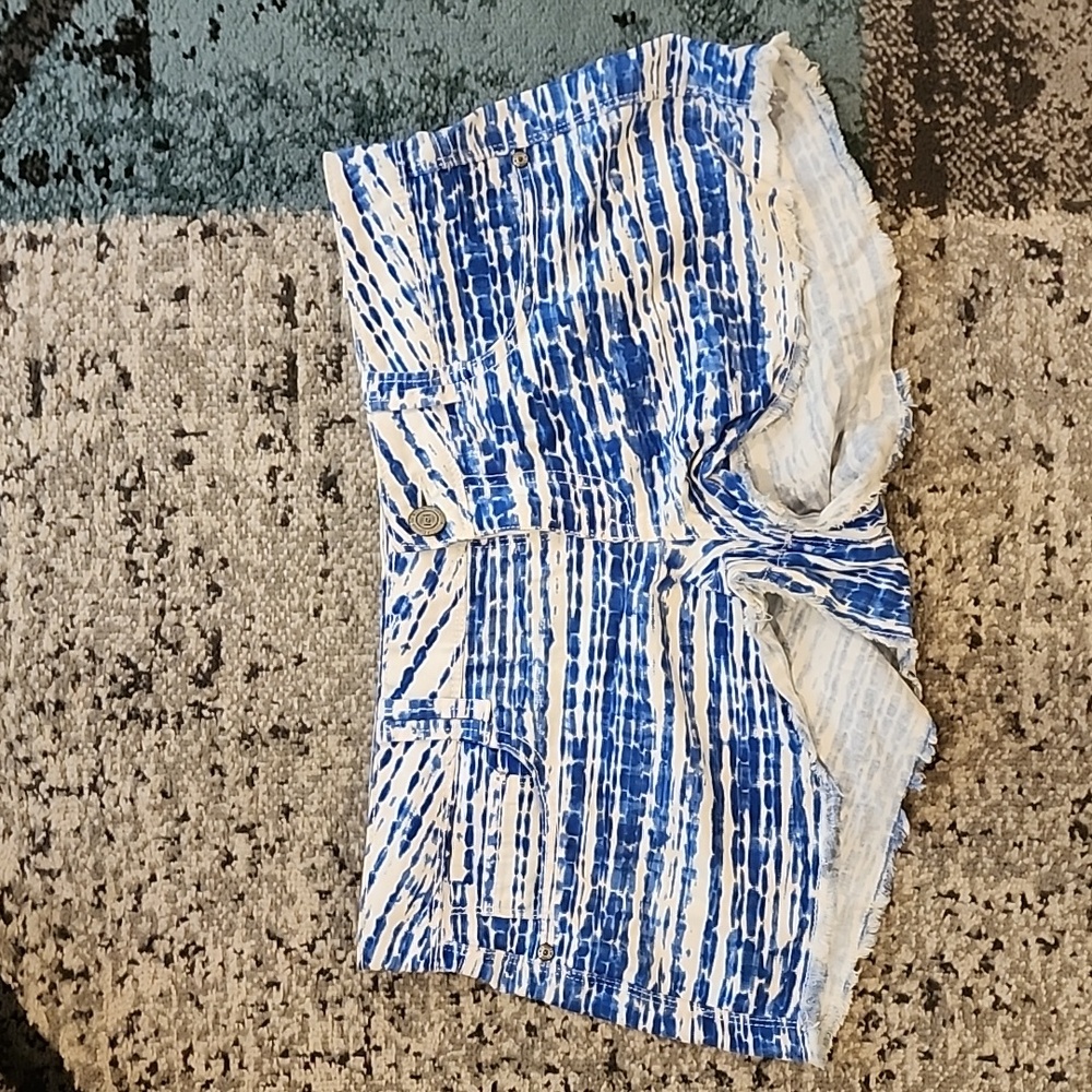 LEI Shorts
